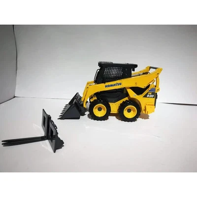 UH8177 1:25 KOMATSU SK520-8 Skid Steer Loader - image 1 of 4