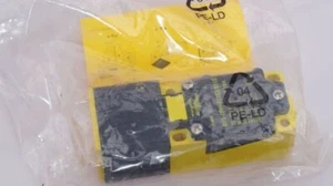 TURCK Bi15-cp40-fz3x2/S110 13749 Inductive Sensor Boxed, New - Foto 1 di 1