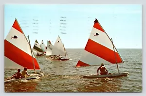 Segelbootrennen Harwich Harwhatport Cape Cod MA c1973 Vintage Postkarte - Bild 1 von 2