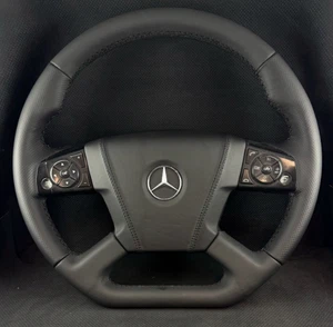 NEU LEDERLENKRAD MERCEDES ATEGO III 3 ACTROS AXOR 2013- FLACH UNTEN - Picture 1 of 8