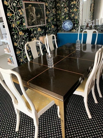 Six White Mid Century Modern Queen Anne White Dining Chairs in GREAT condition! Cover