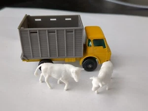 1966 Lesney Matchbox Dodge No. 37-C , Cattle Truck, Yellow, w/ 2 bulls (11) - Picture 1 of 9