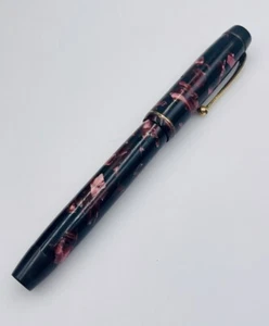 Parker Victory Antique Maroon Mottled 14k Gold Nib Fountain Pen 5 1/8" - Picture 1 of 6