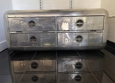 HERRAJES DE RESTAURACIÓN CENTRO DE ENTRETENIMIENTO AVIADOR BLACKHAWK Foto 1 de 4