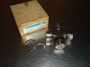 New NOS GM Front Axle Universal Joint 6273940 1973-1978 Chevrolet GMC Truck - Picture 1 of 2