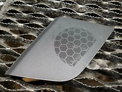 2013 2014 2015 2016 AUDI A4 DELANTERO DERECHO PASAJERO TABLERO ALTAVOZ CUBIERTA OEM Foto 1 de 4