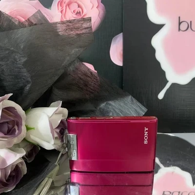 Sony Cyber-shot DSC-T200 8.10 million Pixel CCD Retro Digital Camera - Red - Image 1 of 4