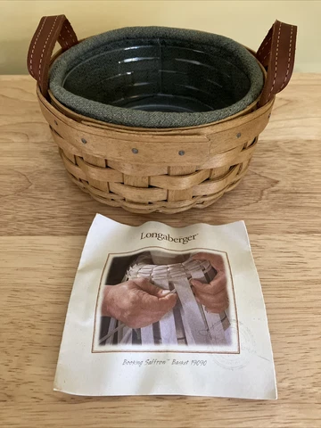 Longaberger 2004 Saffron Booking Basket w/protector & sage liner #19090 Cover