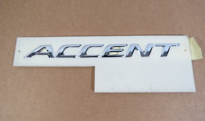 Emblema de acento Hyundai 2012-2017 para maletero trasero insignia letras logotipo genuino OEM Foto 1 de 4