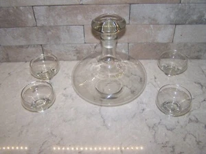 Jarra de vidrio liso transparente para barco con cuatro vasos - Imagen 1 de 9