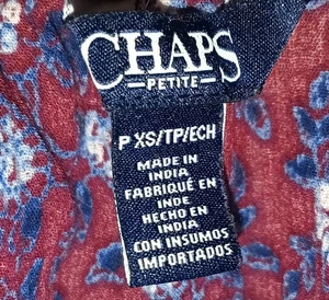 Chaps Petite Damen Oberteil Burgunderrot mit blauen Blumen Größe XS - Bild 1 von 2
