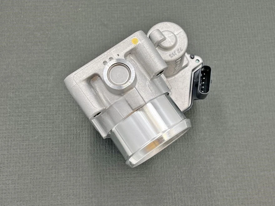 Cuerpo del acelerador (válvula de control de aire) para Hyundai ix35 2011-2013 1,7 L U2 diésel Foto 1 de 3