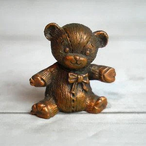 Vintage Spoontiques Zinn Teddybär Miniatur Figur 1,2" groß 1983 - Bild 1 von 8