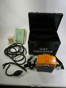 Davis safety instruments Model type F Gas Indicator with case - Picture 1 of 10