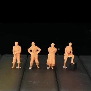 1/72 WW II German "Winter battlefield military officer" 4 man model (3D printed) - Picture 1 of 2