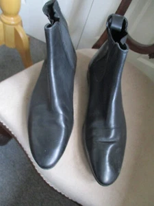 Topman - Black Leather, Elastic Side, Chelsea Ankle Boots - Size UK8 / EU42 - Picture 1 of 10
