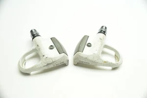 SHIMANO ULTEGRA SINGLE SIDE ROAD BICYCLE WHITE CLIPLESS PEDALS PD-6401 - Picture 1 of 4