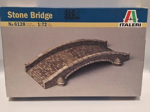 Italeri 6128 Stone Bridge puente de piedra puente Wargames 1:72 kit de modelo RARO - Imagen 1 de 1