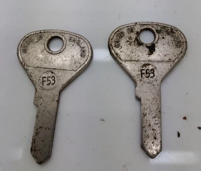 RST KEY BANKS #F53 X2 Fits Various Vintage British Classic Car - Image 1 of 2