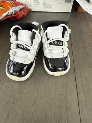 Nike Air Jordan 11 ретро 4c TD 378040-170 благодарность белый/металлик золото Baby - Изображение 1 из 3
