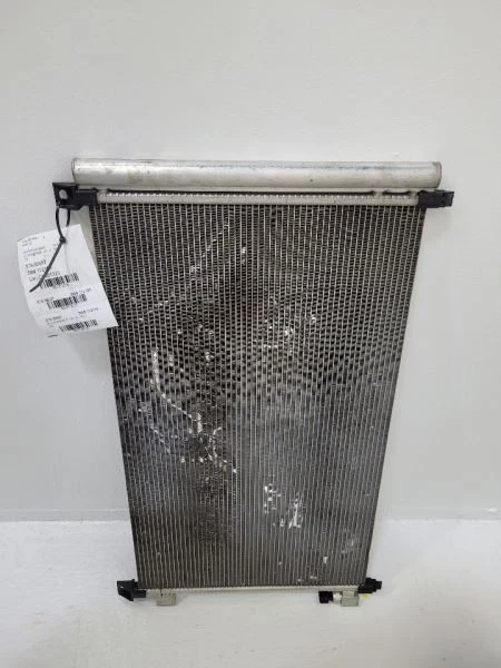 Condensador de aire acondicionado Nissan Rogue 2014-2020 VIN 5 primer dígito construido en Estados Unidos  Foto 1 de 4