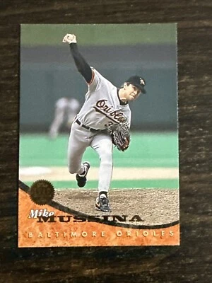 Vtg 1994 Leaf #105 MIKE MUSSINA Bal Orioles NY Yankees P MLB HOF NM/Mt 2nd Year - Image 1 of 2