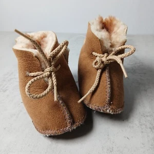 G. H. Bass & Co Wildleder Leder Lammfell/Schafffell Neugeborenes Baby Mokassin Stiefeletten - Bild 1 von 6
