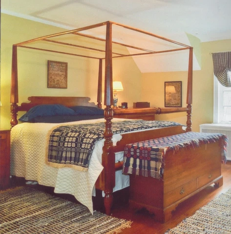 Rare American Antique Tiger Maple Queen Size Bed Frame Cover