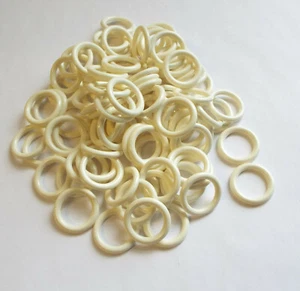 100 Ringe weiß 13 / 18 mm zum Basteln oder als Gardinenringe z.B. für Raffhaken - Bild 1 von 1