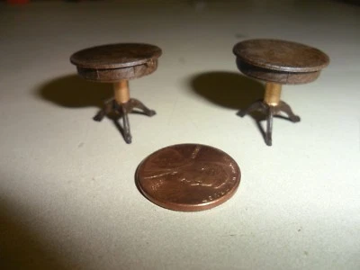 Mesas de plástico en miniatura - Paquete de 2 - De colección Foto 1 de 2