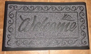 NEW UNUSED WELCOME MAT RUG CHARCOAL GREY & BLACK RUBBER BACK 17" X 29-1/2" WIDE - Picture 1 of 4