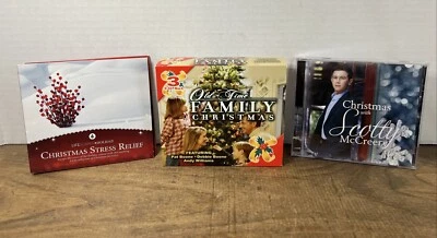 Holiday Lot-Scotty McCreery, Christmas Stress Relief, Old Time Family Christmas Foto 1 de 4