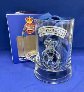 RAF Regiment 17oz (500ml) Glastankard mit graviertem Felsaffen Kappe Abzeichen. - Bild 1 von 1