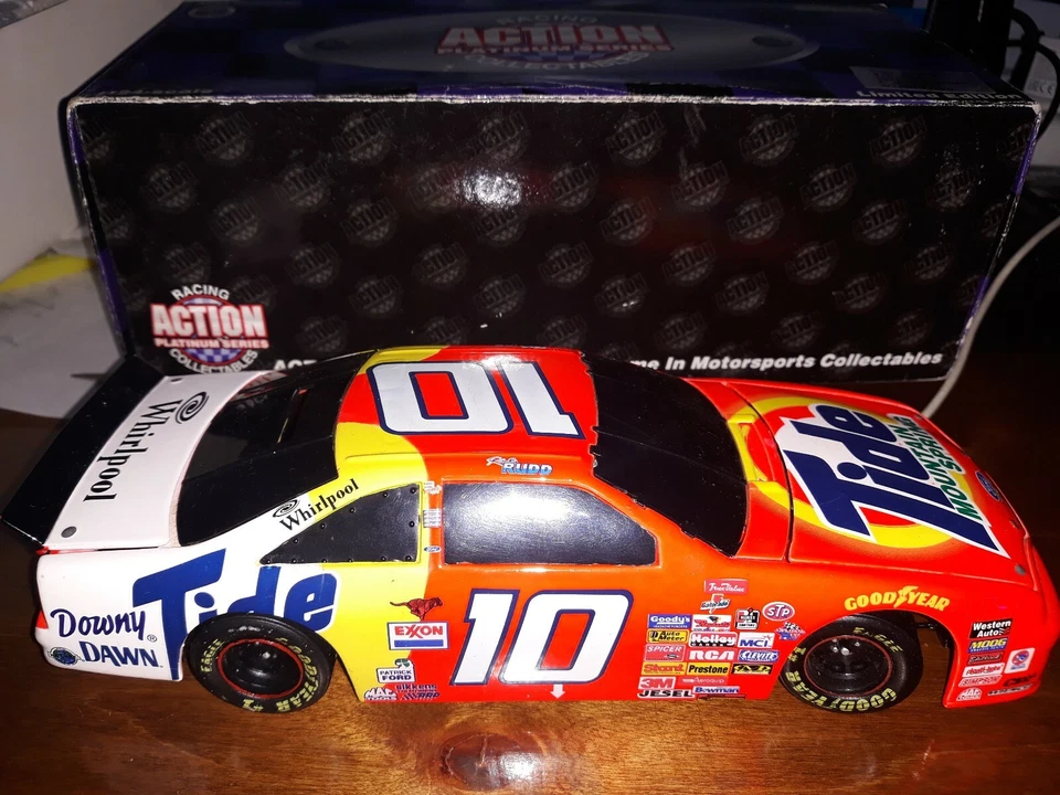 Action 1/24 Ford Thunderbird #10 Ricky Rudd 1997 piggy bank - Immagine 1 di 1