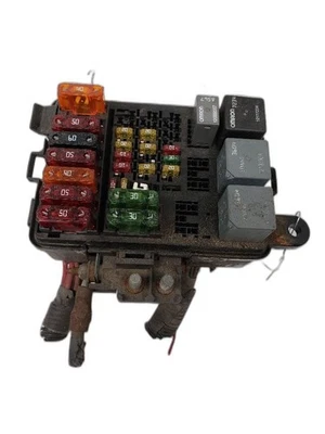 YUKON     1999 Fuse Box Engine 1345594 - Image 1 of 4