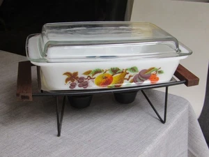Vintage Pyrex JAJ Kent Orchard Spacesaver Rectangle Casserole Dish & Heat Stand - Picture 1 of 14