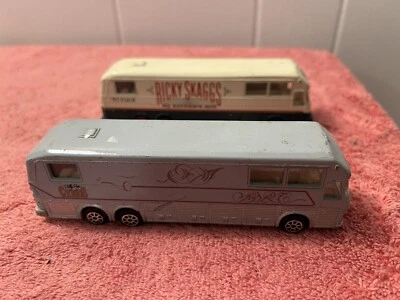 2 autobuses turísticos Road Champs Ricky Skaggs y Billy Ray Cyrus 1:80 Foto 1 de 4