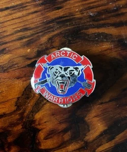 Vietnam War Era 207th Infantry Group Arctic Warriors DI Unit Crest Pin I 21 RARE - Picture 1 of 2