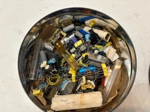 Tin Of Components See Pictures.- RW UK - Afbeelding 1 van 6