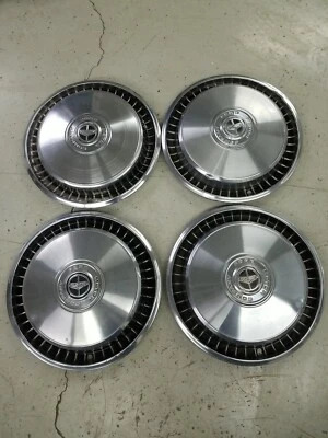 *Conjunto de 4* Capas de roda vintage 1976-1989 Ford F100 F150 15" calotas usadas - Imagem 1 de 4