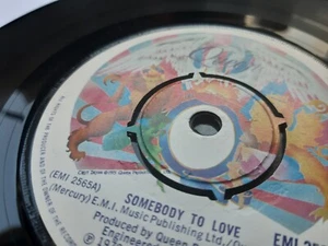 QUEEN - SCARCE IRISH PRESS 7" 45 - SOMEBODY TO LOVE - 1976 - Lunar Centres - Picture 1 of 11