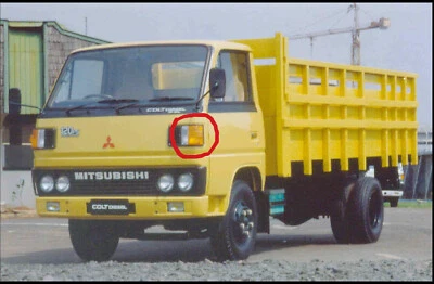 MITSUBISHI FUSO CANTER FE110 FE111 FE211 FRONT INDICATOR LAMP LENS LH NEW Foto 1 de 4