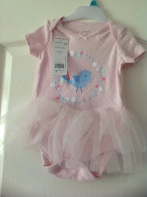 TUTA BALLERINA NUOVA CON ETICHETTE BAMBINA ROSA BODY GONNA LOGO UCCELLINO F&F ETÀ 9-12 M PREZZO AL PUBBLICO £7 - Immagine 1 di 4