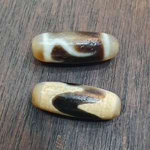 Tibetan Treasure Vase Eyes Agate stone Dzi Bead Amulet Lot of 2 HDQ-OCT4 - Picture 1 of 10