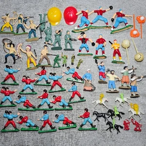 Vintage Hong Kong Toy Soldiers & Cowboys Lot – 60+ Plastic Figures 1960s–70s - Foto 1 di 14