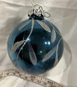 Weihnachten Kunststoff Kugel Ornamente blau 1 Glitzer gold mit Blättern Ranken Innen - Bild 1 von 4