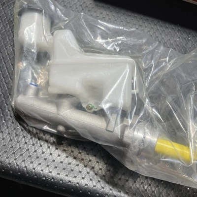 Cilindro maestro de freno Beck Arnley 072-9573 para Toyota Matrix Corolla 2003-2008 Foto 1 de 3