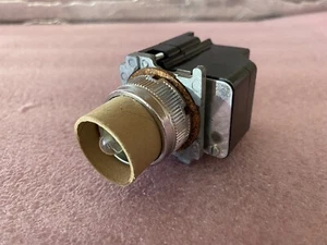  CUTLER HAMMER 10250T221 EATON PRESTEST LIGHT - Picture 1 of 5