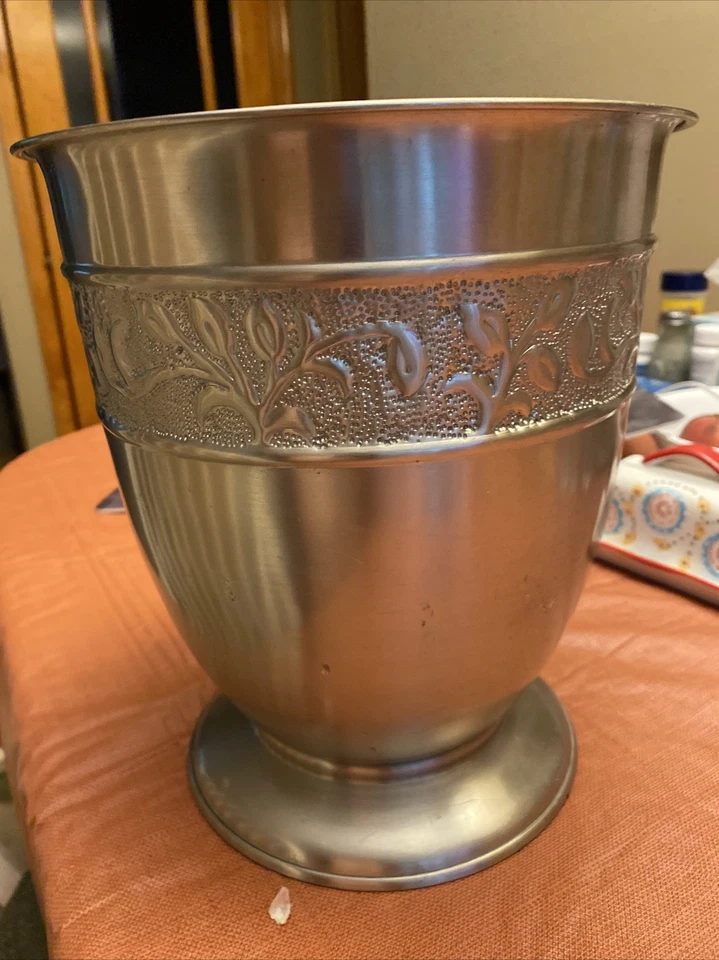 Urna/contenedor/portaflores de acero inoxidable decoración en relieve ¡¡OFERTA!!! Foto 1 de 4