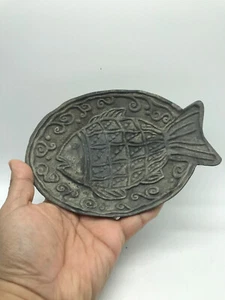 Vintage Fish Shaped Footed Cast Metal Tray Dish Trinket Container - Picture 1 of 9